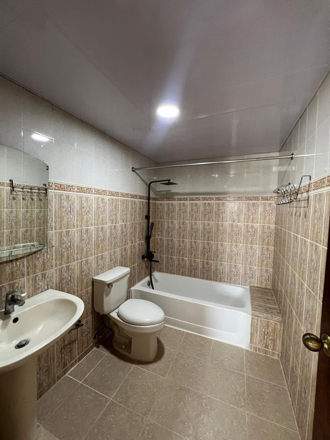 Apartamento clasico de gran tamaño – foto 12