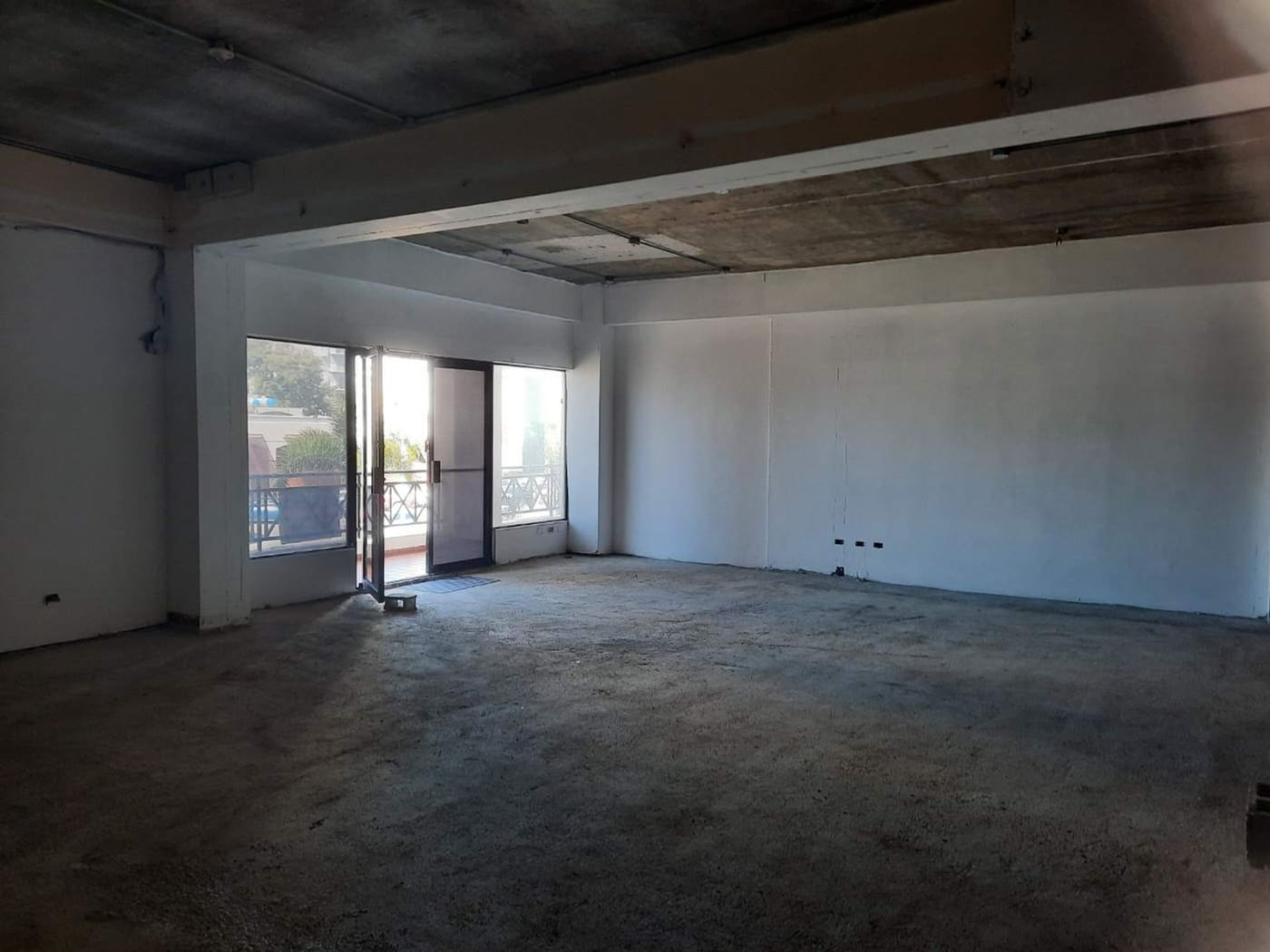 Local comercial en alquiler 120 m² av máximo gomez – foto 2