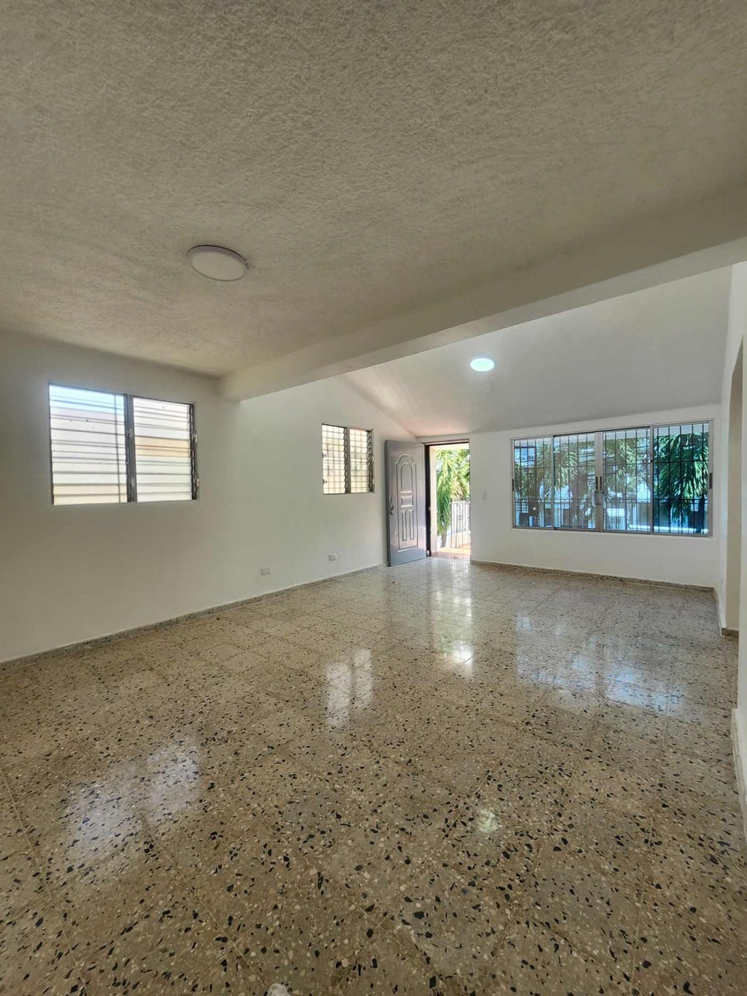 Casa comercial en alquiler en el millon – foto 2