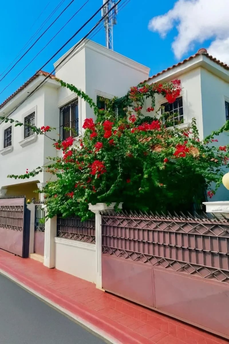 Casa familiar en La Romana con patio y terraza – foto 1