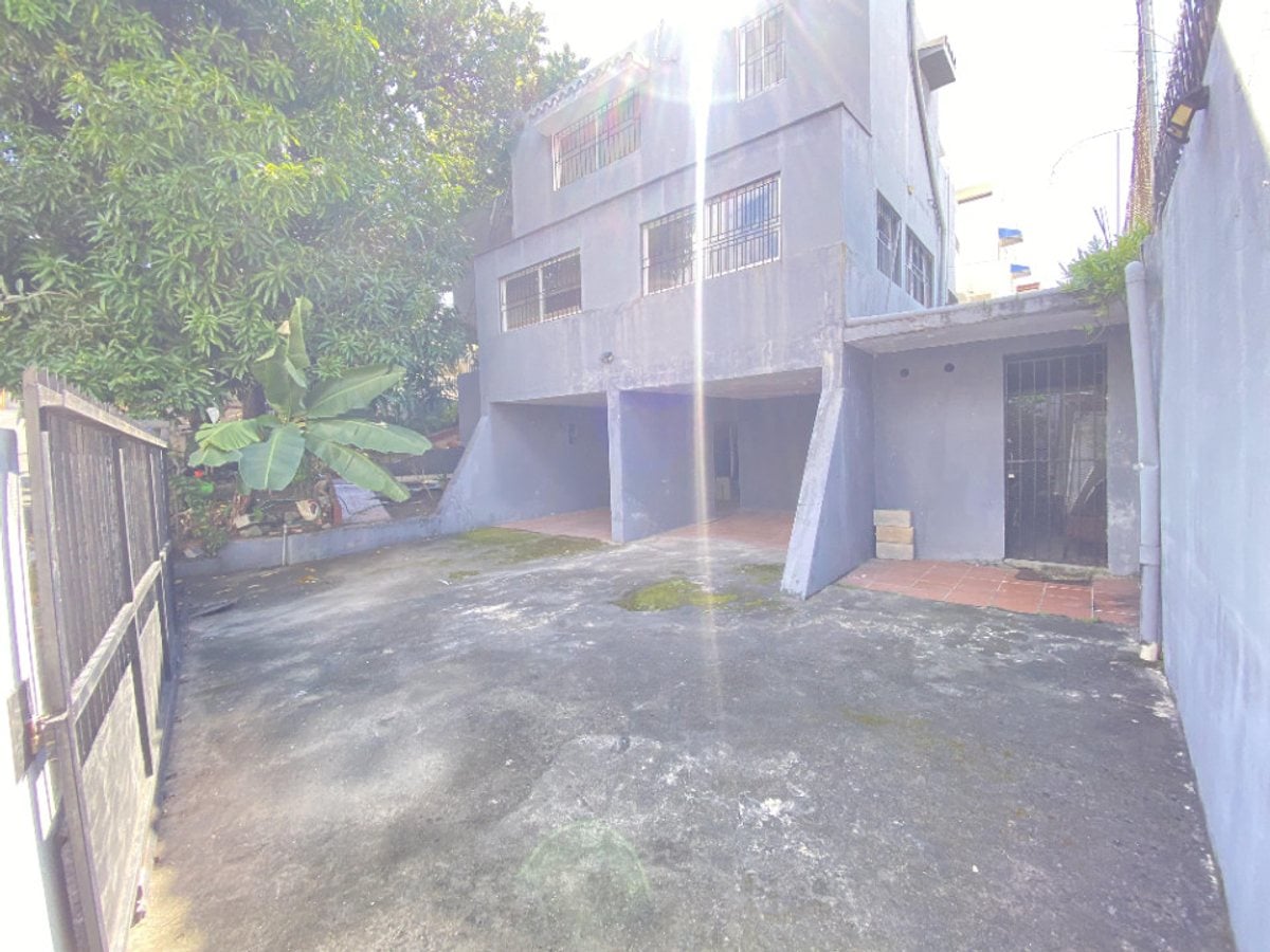 Solar con verja RD$15MM – foto 9