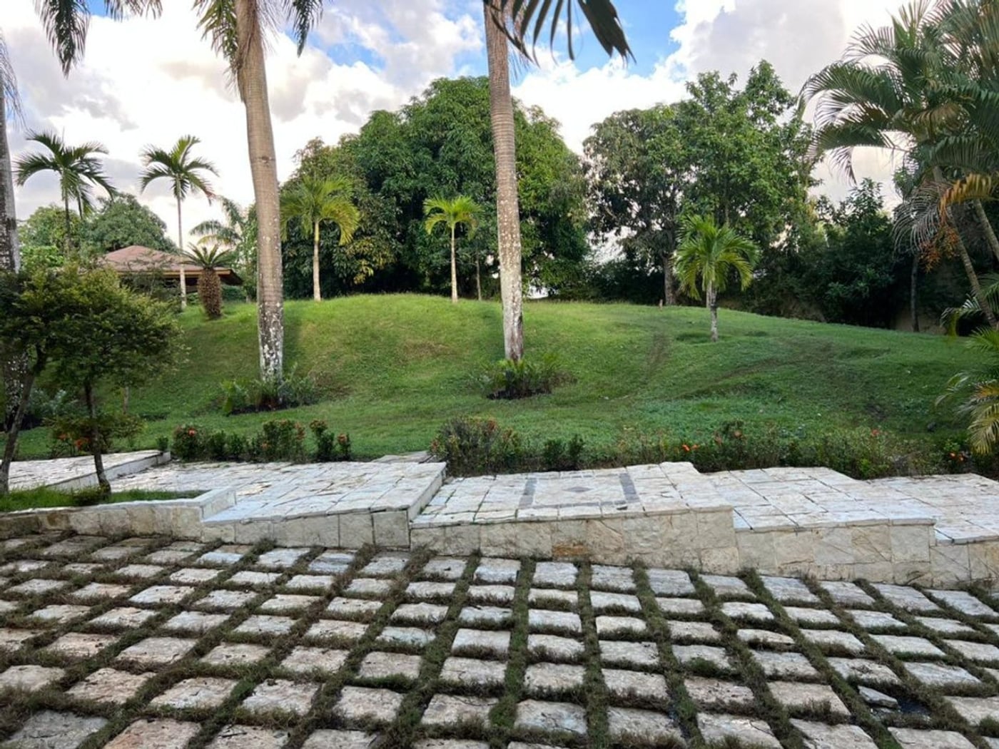 CASA EN VENTA 3 DORMITORIOS ALTOS DE ARROYO HONDO – foto 2