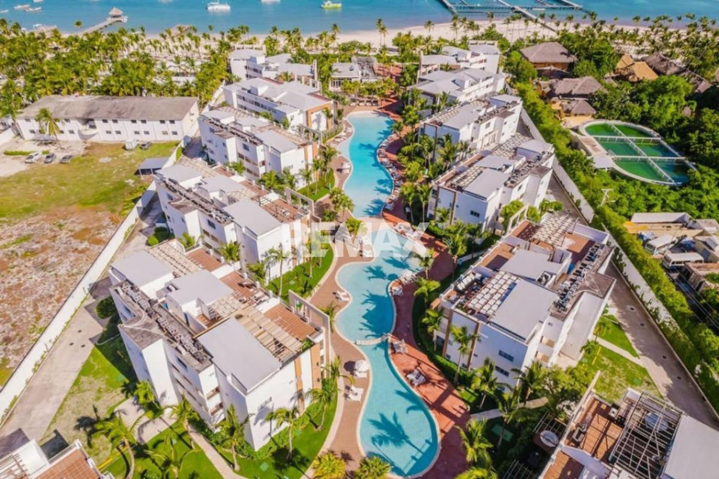 Blue Beach: Playa a Solo 250 m Caminando – foto 1