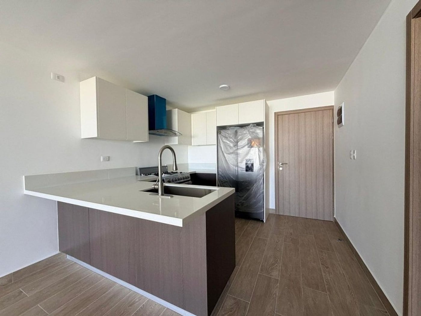 APARTAMENTO EN ALQUILER 2 DORMITORIOS DOWNTOWN PUN – foto 2