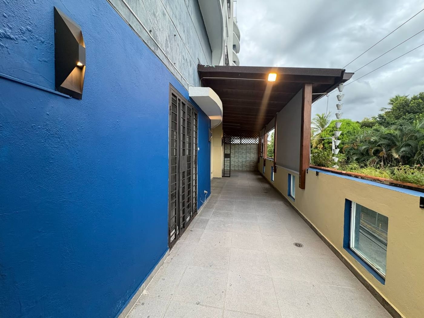 APARTAMENTO CON TERRAZA 2 HABS Y ESTUDIO – foto 2