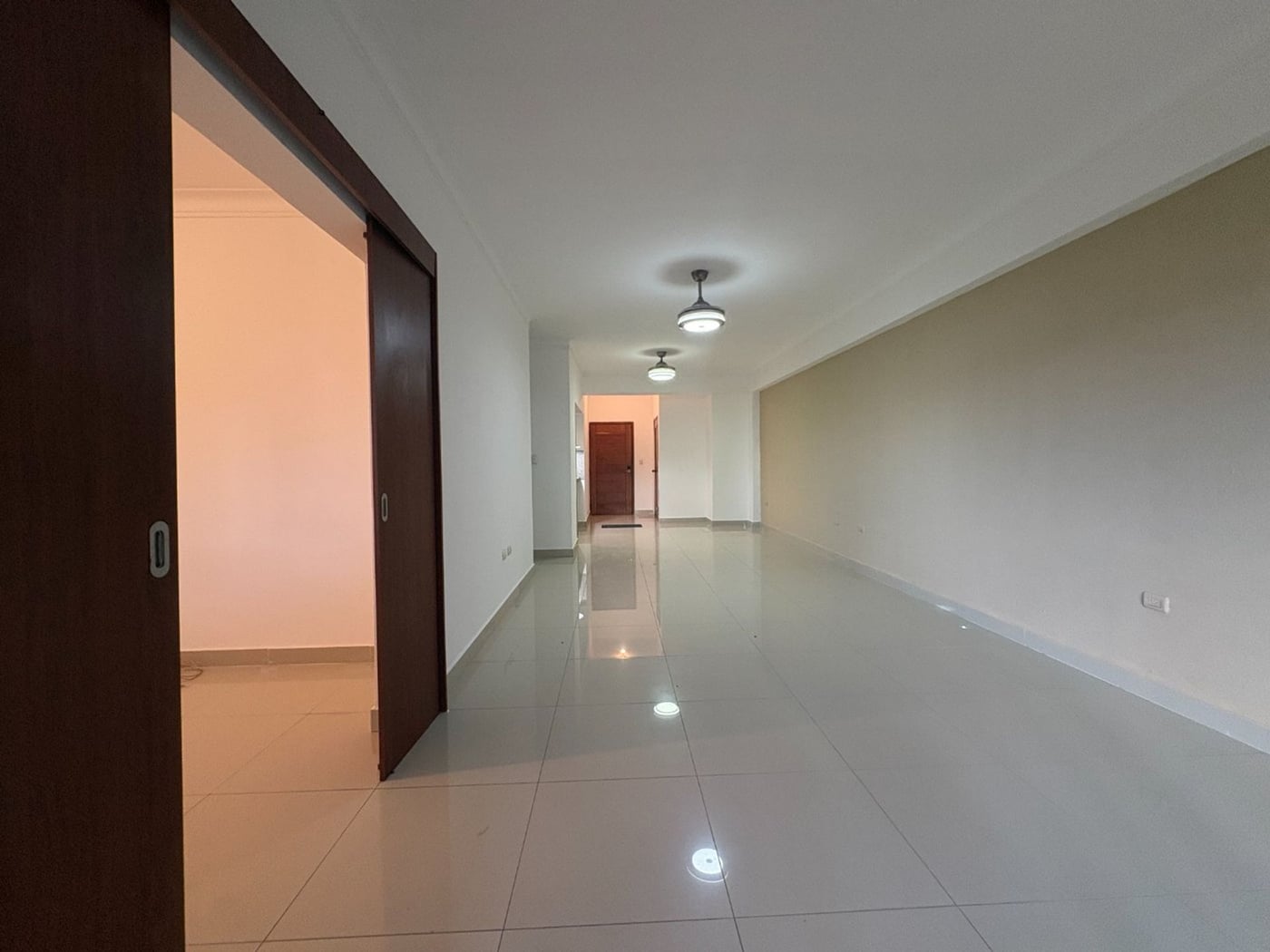 APARTAMENTO CON TERRAZA 2 HABS Y ESTUDIO – foto 1
