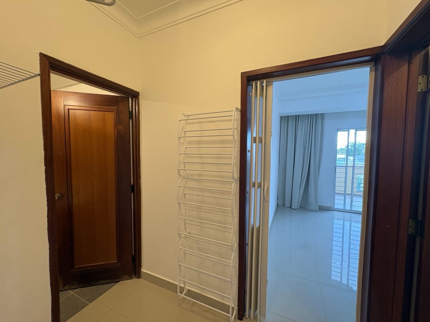 APARTAMENTO CON TERRAZA 2 HABS Y ESTUDIO – foto 8
