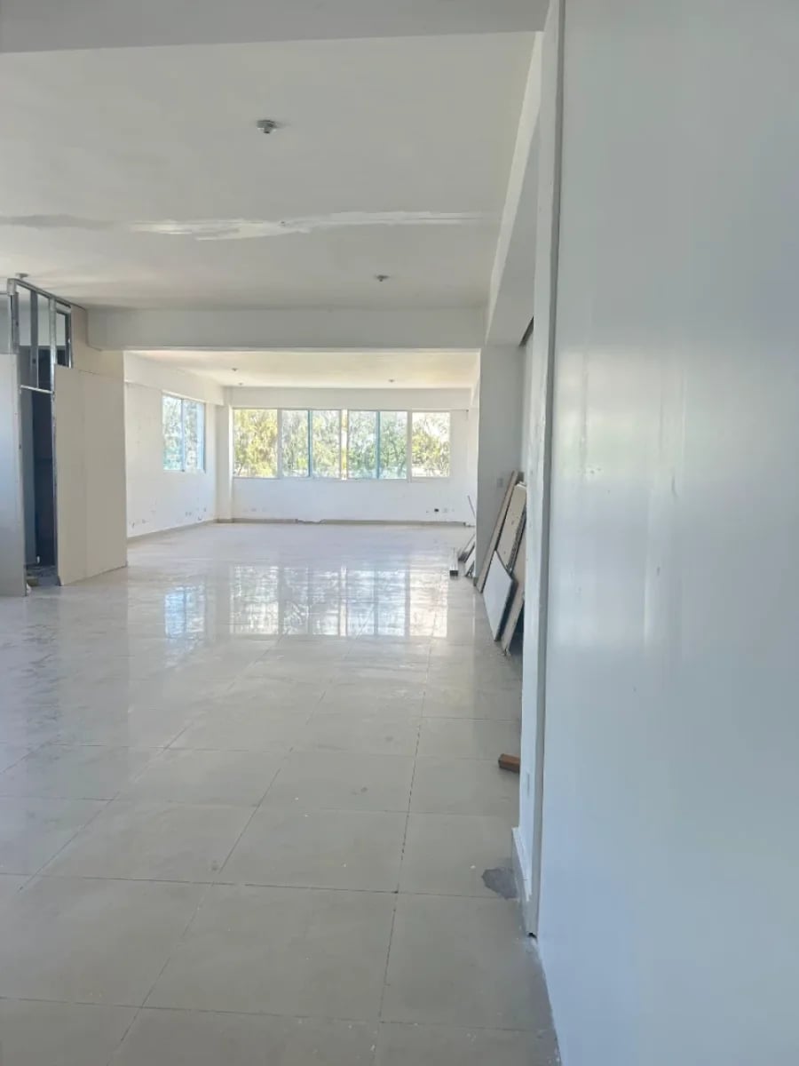 Local comercial en alquiler en el Ensache Quisqueya – foto 2