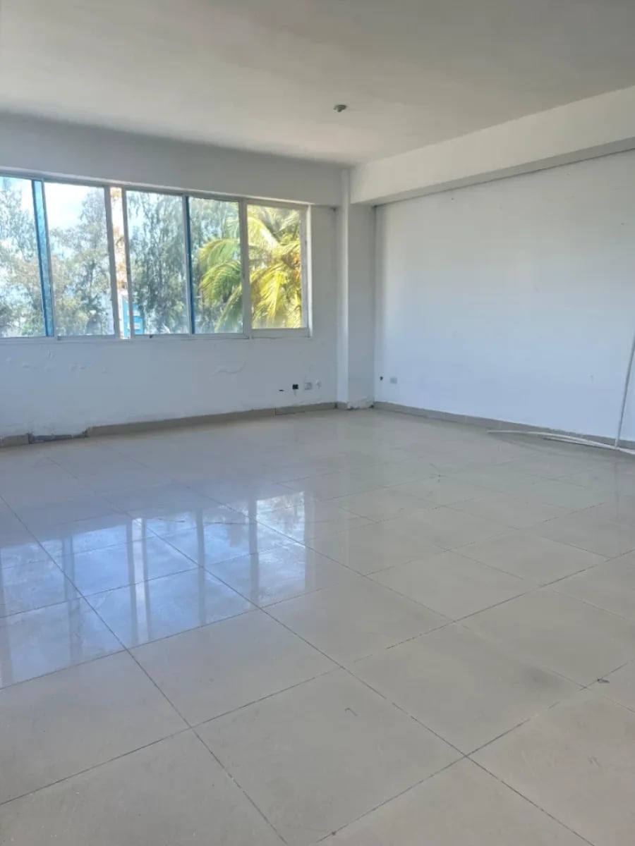 Local comercial en alquiler en el Ensache Quisqueya – foto 6