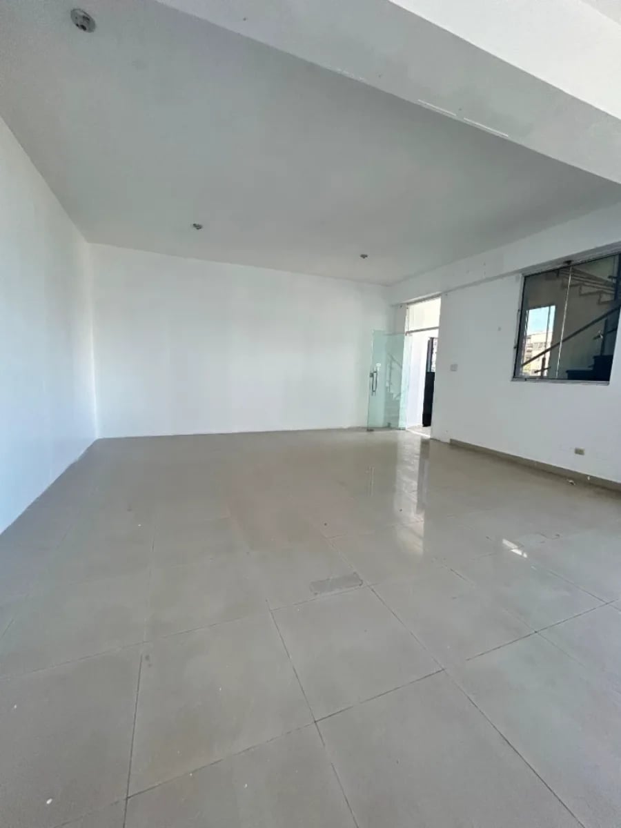 Local comercial en alquiler en el Ensache Quisqueya – foto 3