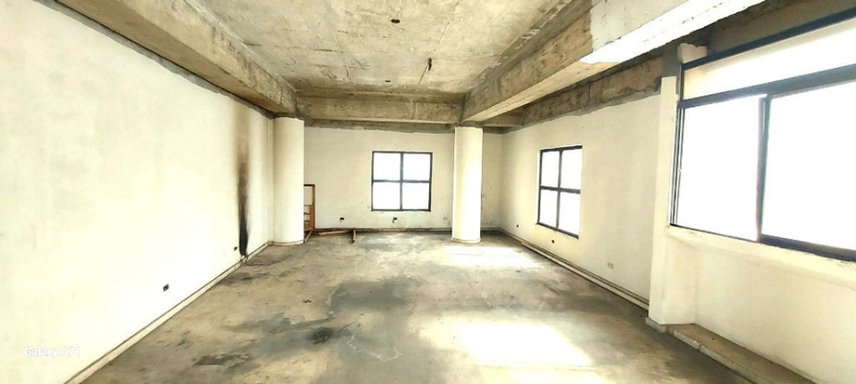 Local comercial en alquiler | av. núñez de cáceres – foto 2