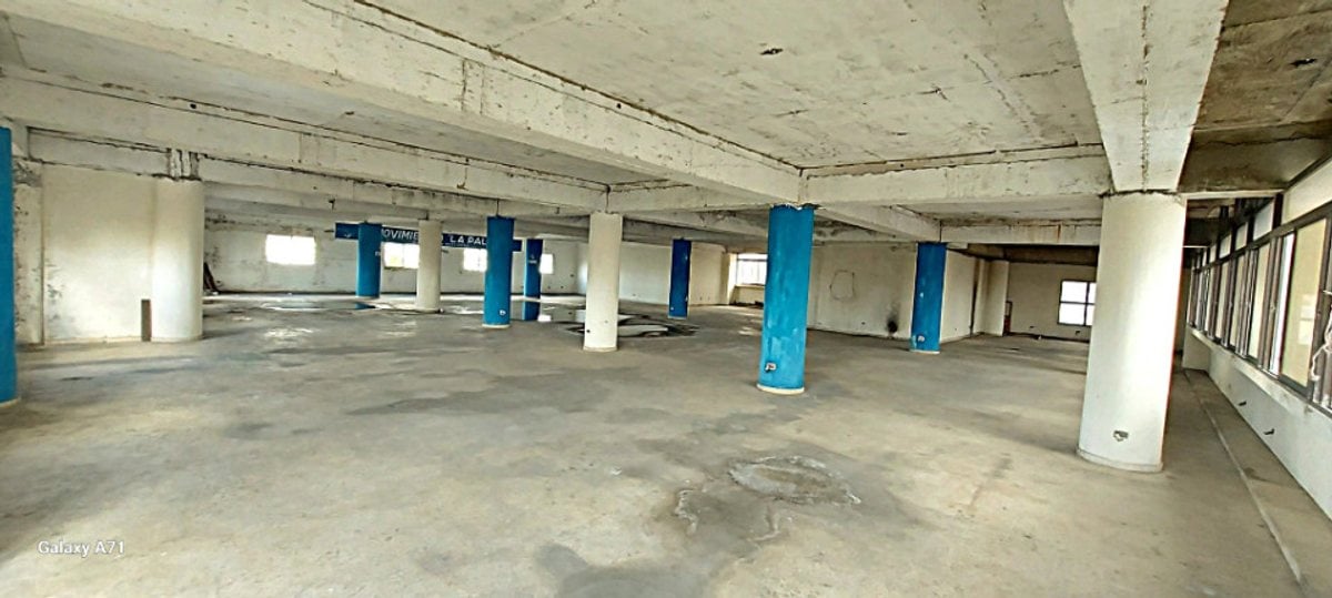 Local comercial en alquiler | av. núñez de cáceres – foto 3