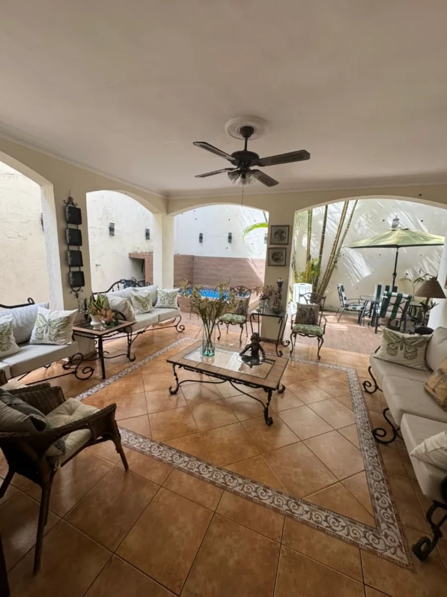 Casa en Altos de Arroyo Hondo II, Santo Domingo – foto 1
