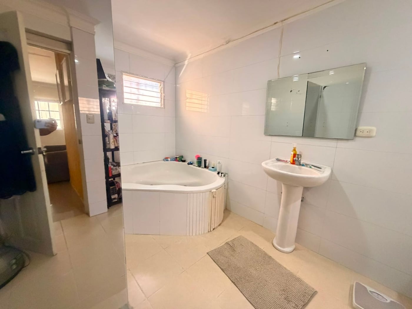Hermosa y Exclusiva Casa en Colinas de Los Ríos – foto 8