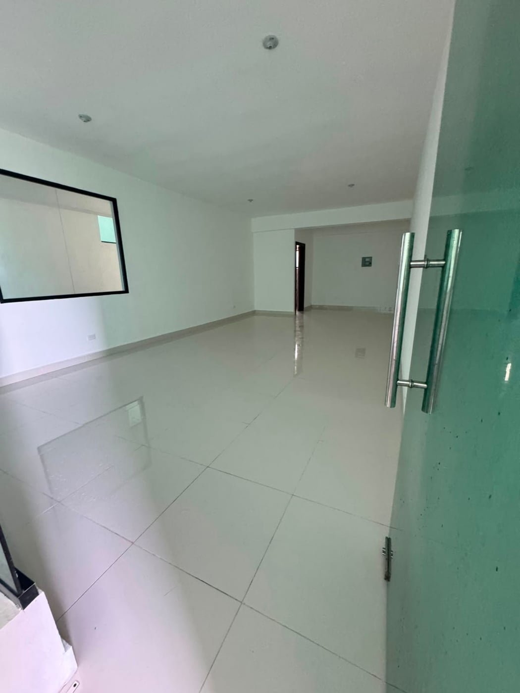 Local comercial en alquiler – foto 1