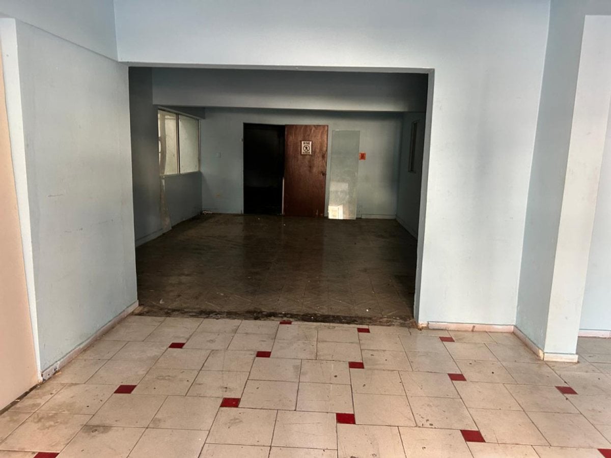 Local comercial o de oficina en primer nivel – foto 1