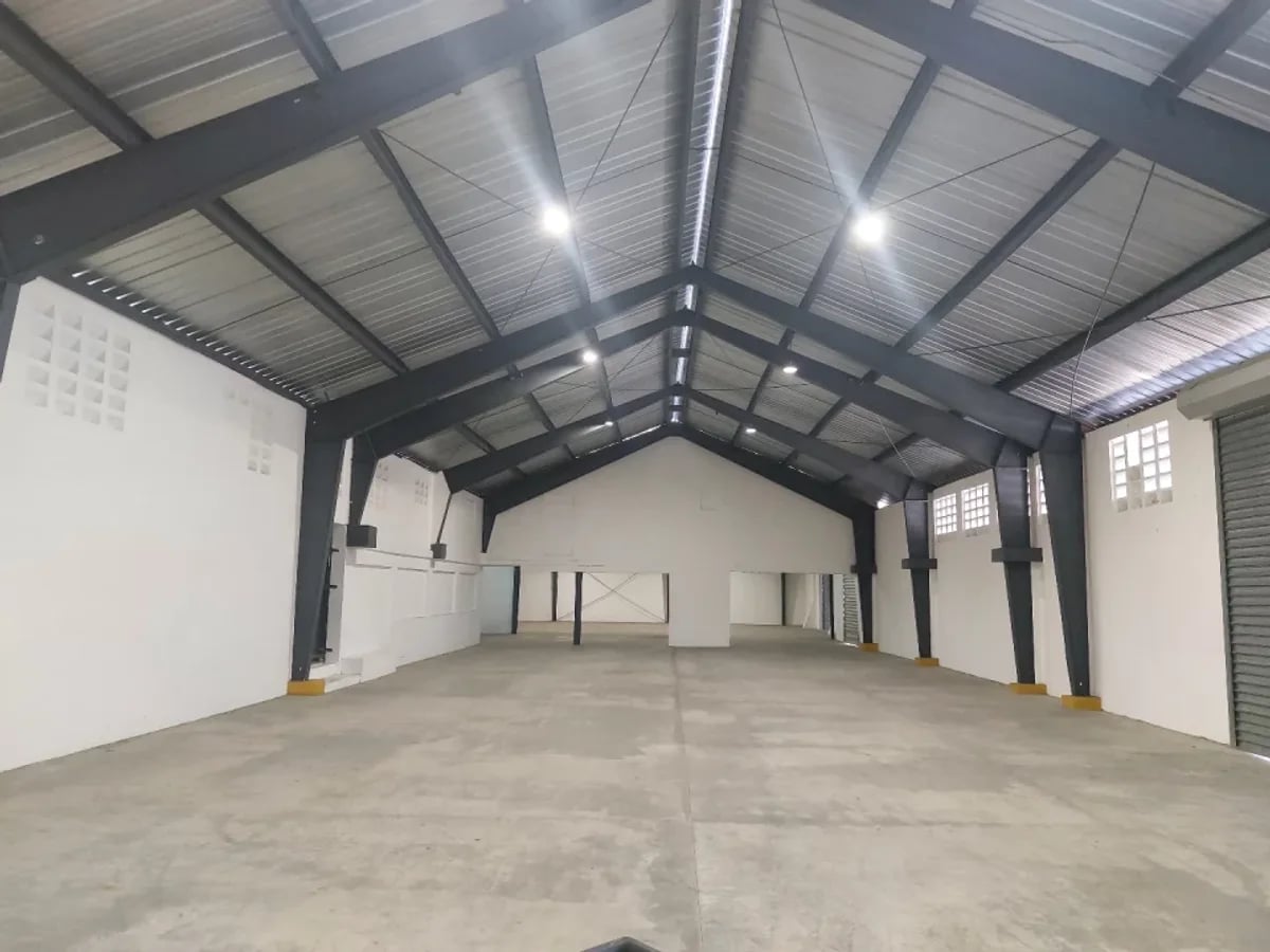 Nave industrial en alquiler en Herrera – foto 3