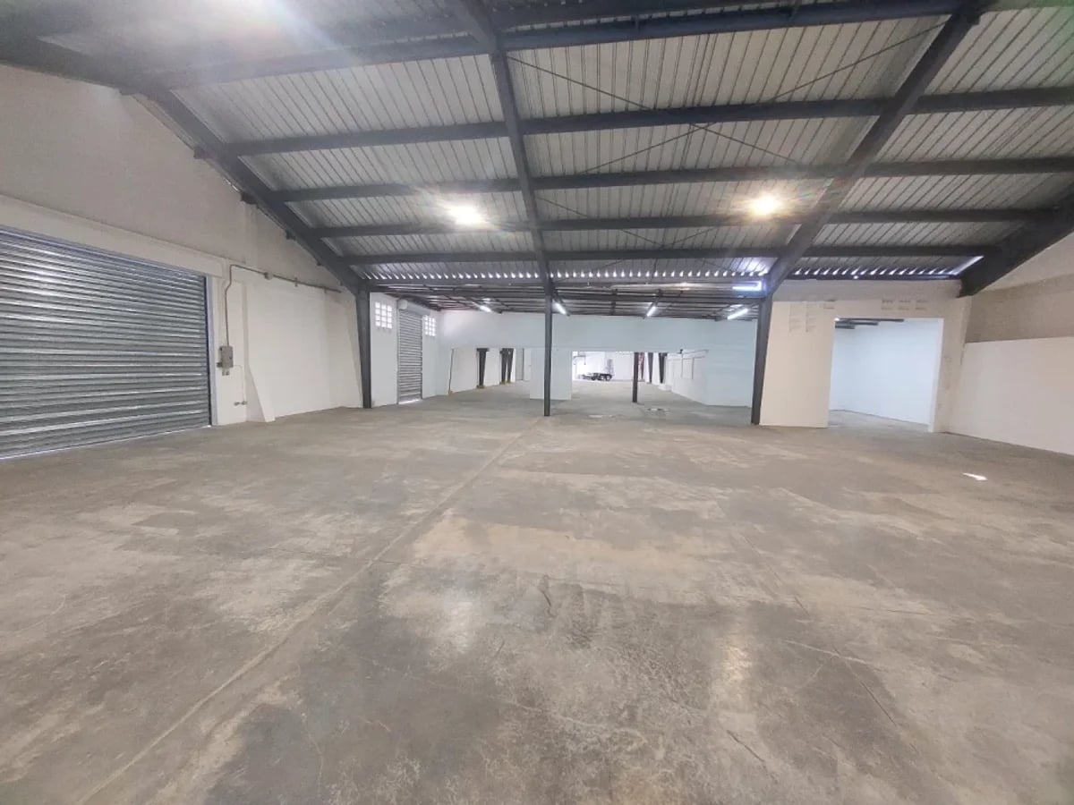 Nave industrial en alquiler en Herrera – foto 2