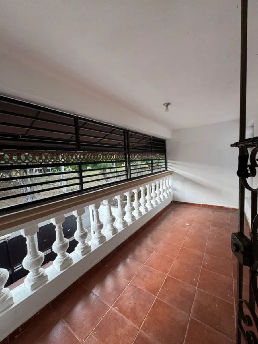 Casa aislada en Mirador del Este – foto 2