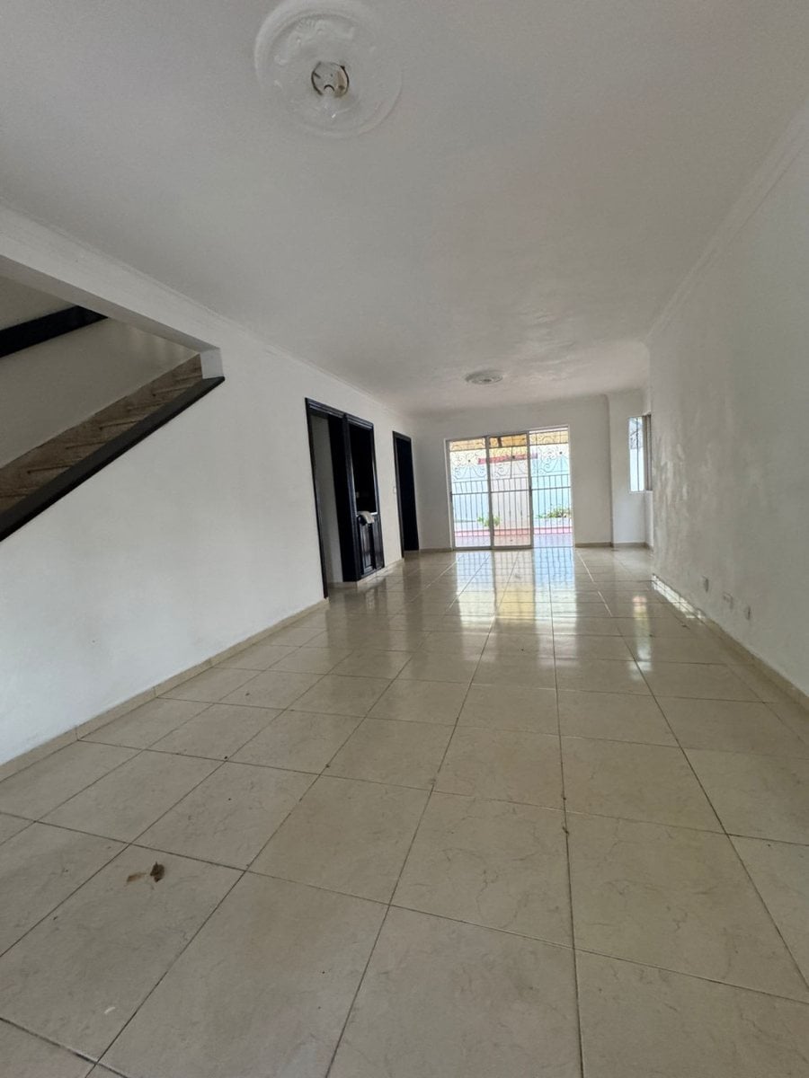 Casa aislada en Mirador del Este – foto 5