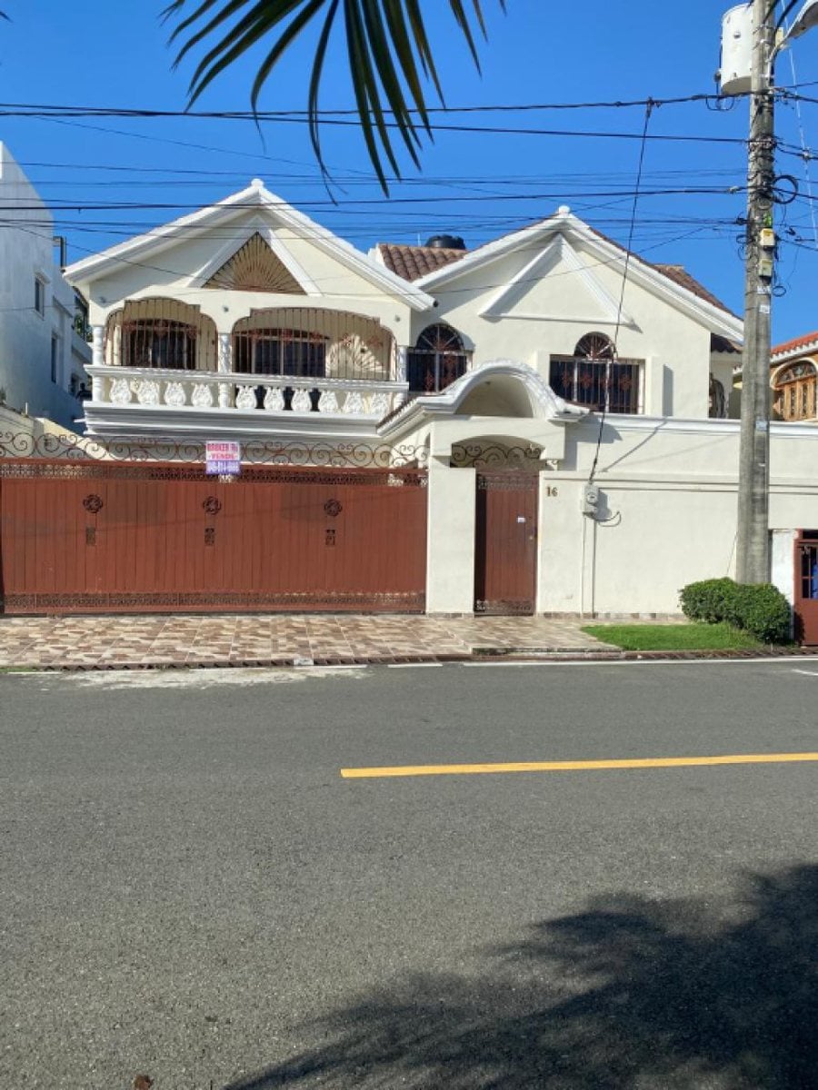 Casa en Bella Vista, Santo Domingo – foto 2