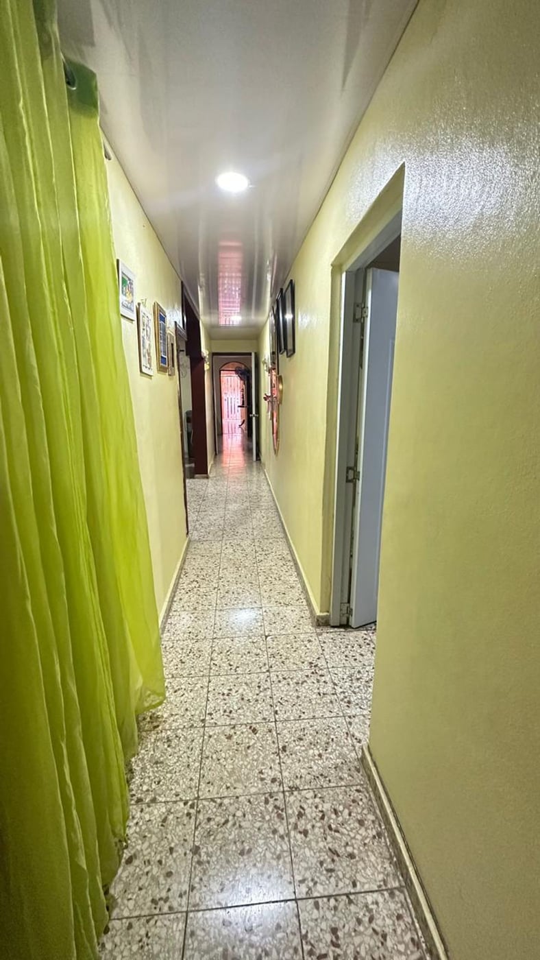 CASA EN VENTA 6 DORMITORIOS LOS TRINITARIOS II SAN – foto 9
