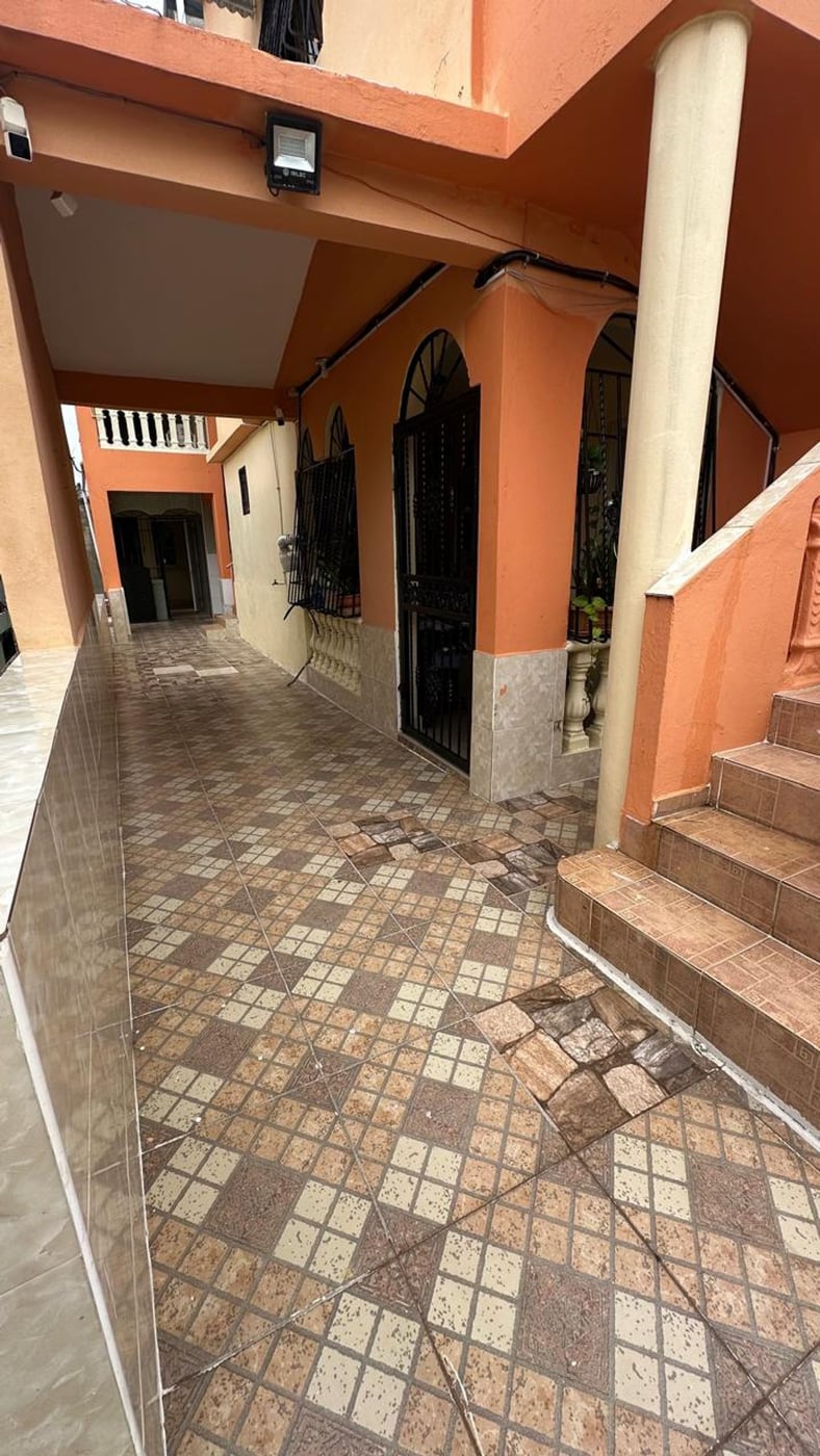 CASA EN VENTA 6 DORMITORIOS LOS TRINITARIOS II SAN – foto 10
