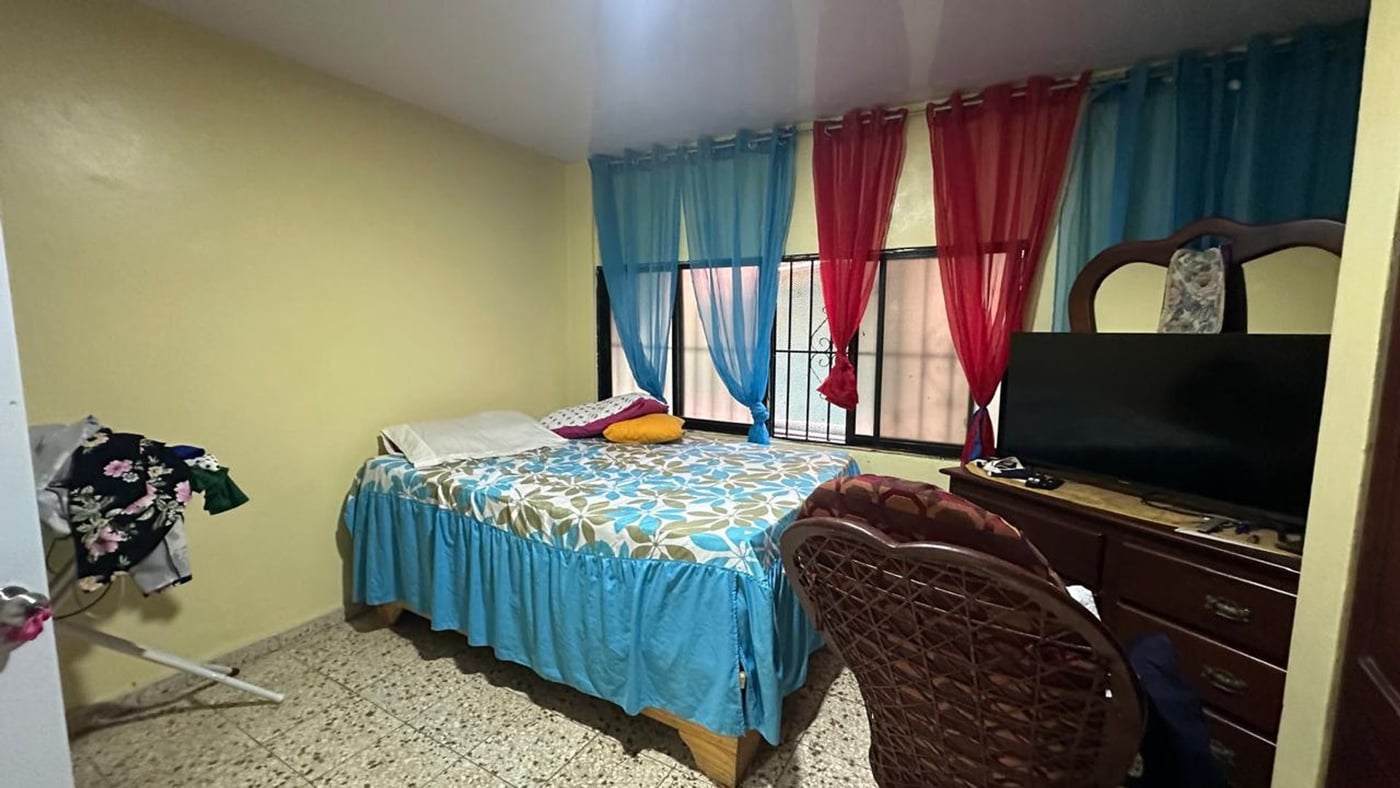 CASA EN VENTA 6 DORMITORIOS LOS TRINITARIOS II SAN – foto 6