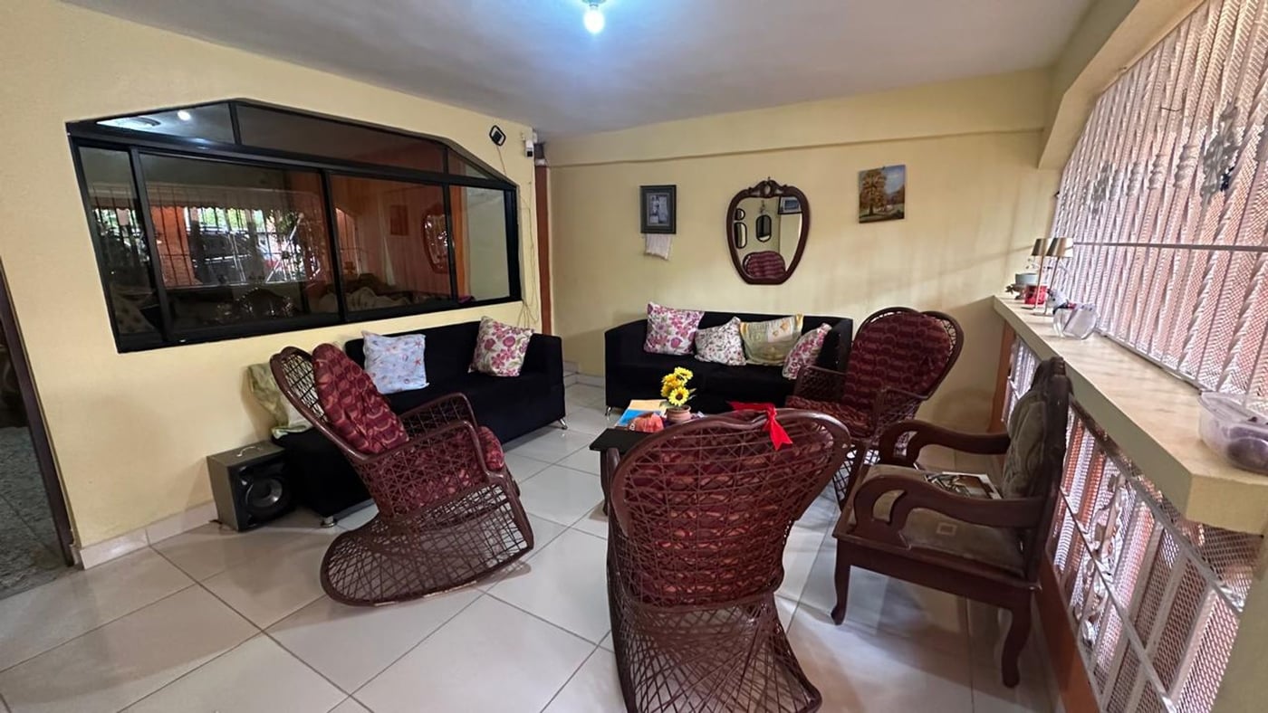 CASA EN VENTA 6 DORMITORIOS LOS TRINITARIOS II SAN – foto 2