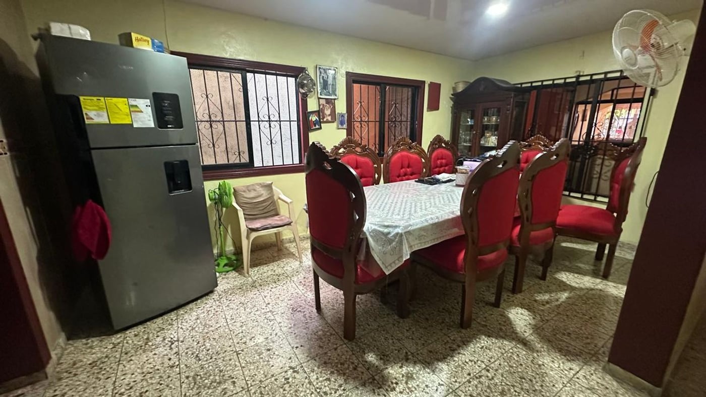 CASA EN VENTA 6 DORMITORIOS LOS TRINITARIOS II SAN – foto 4