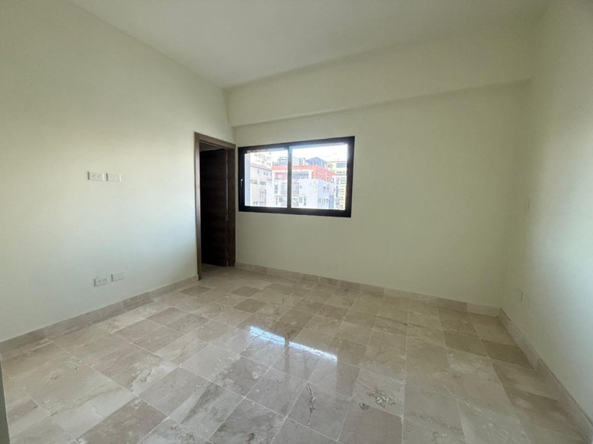 2da con Terraza, a 1 esq. del parque de Serralles – foto 4
