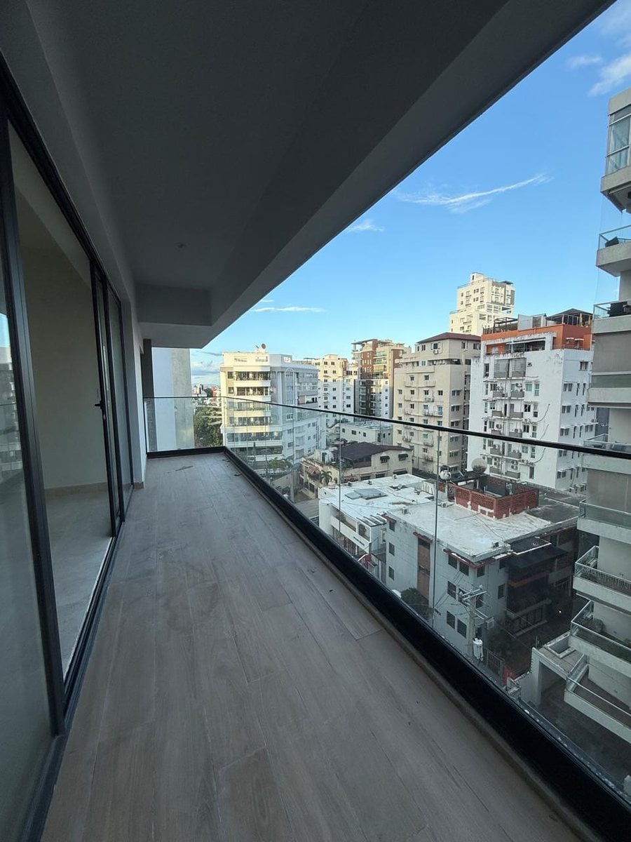 2da con Terraza, a 1 esq. del parque de Serralles – foto 1