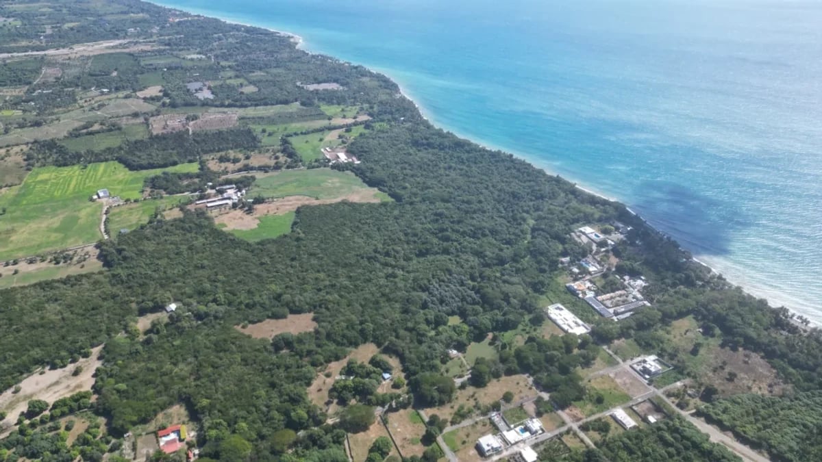 Terreno Con Playa en Los Almendros, Baní – foto 3