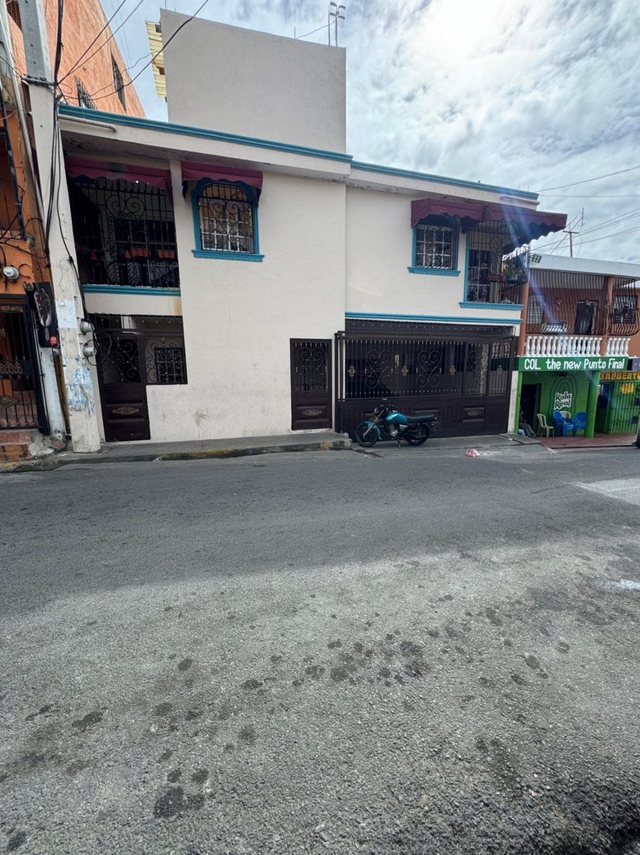 Casa en Las Palmas de Herrera, Santo Domingo – foto 1