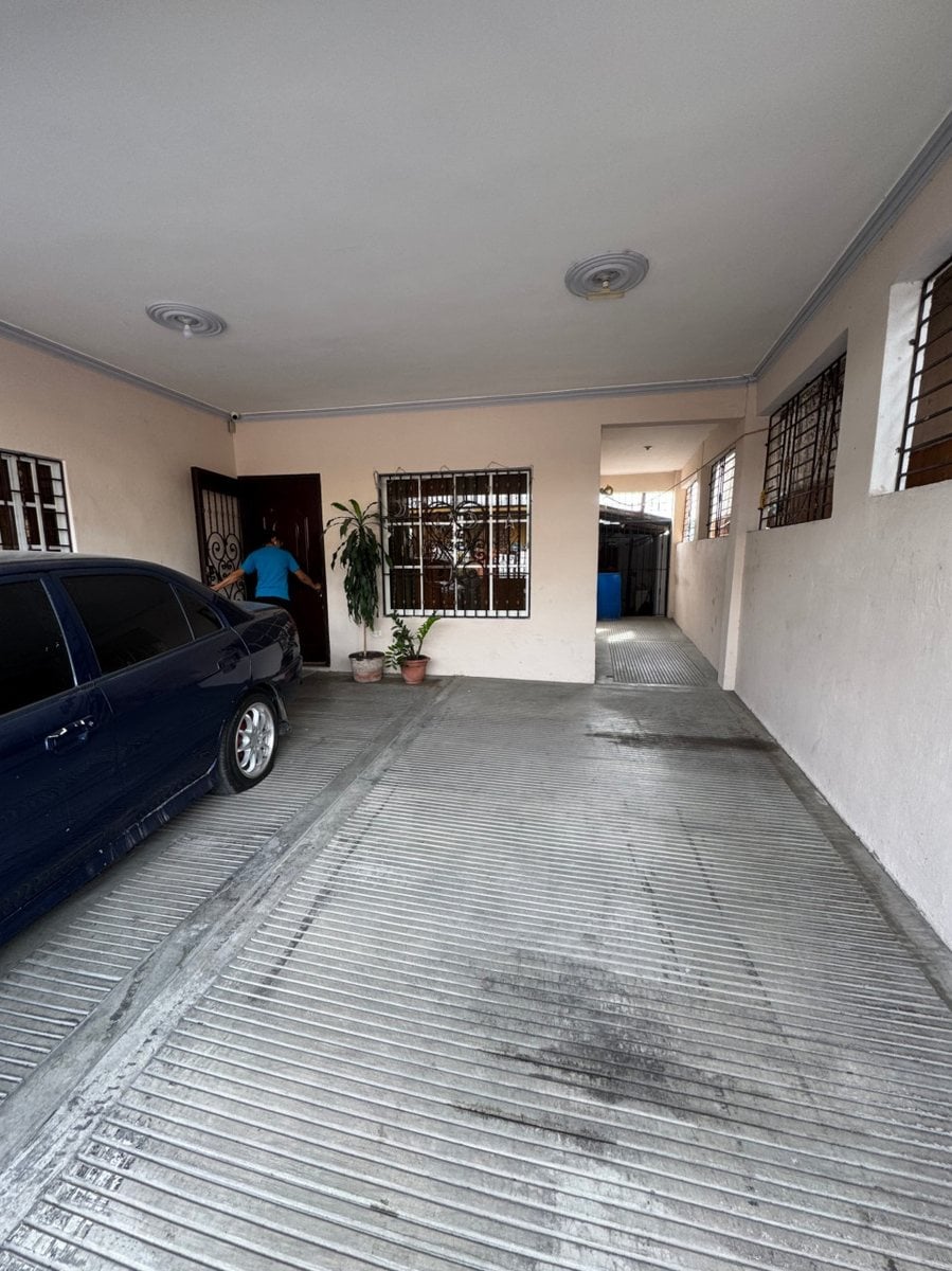 Casa en Las Palmas de Herrera, Santo Domingo – foto 2