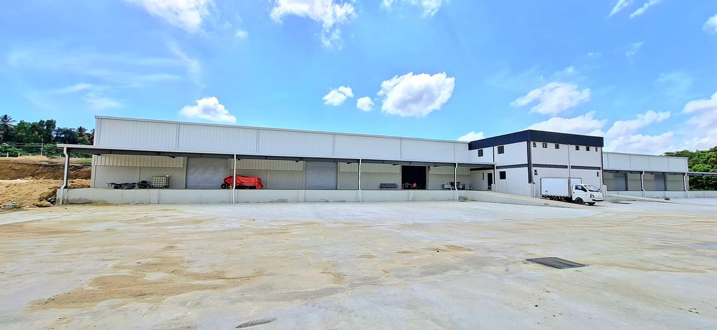 Nave Industrial 2,600 m2 Alquiler Ave. 6 noviembre – foto 1