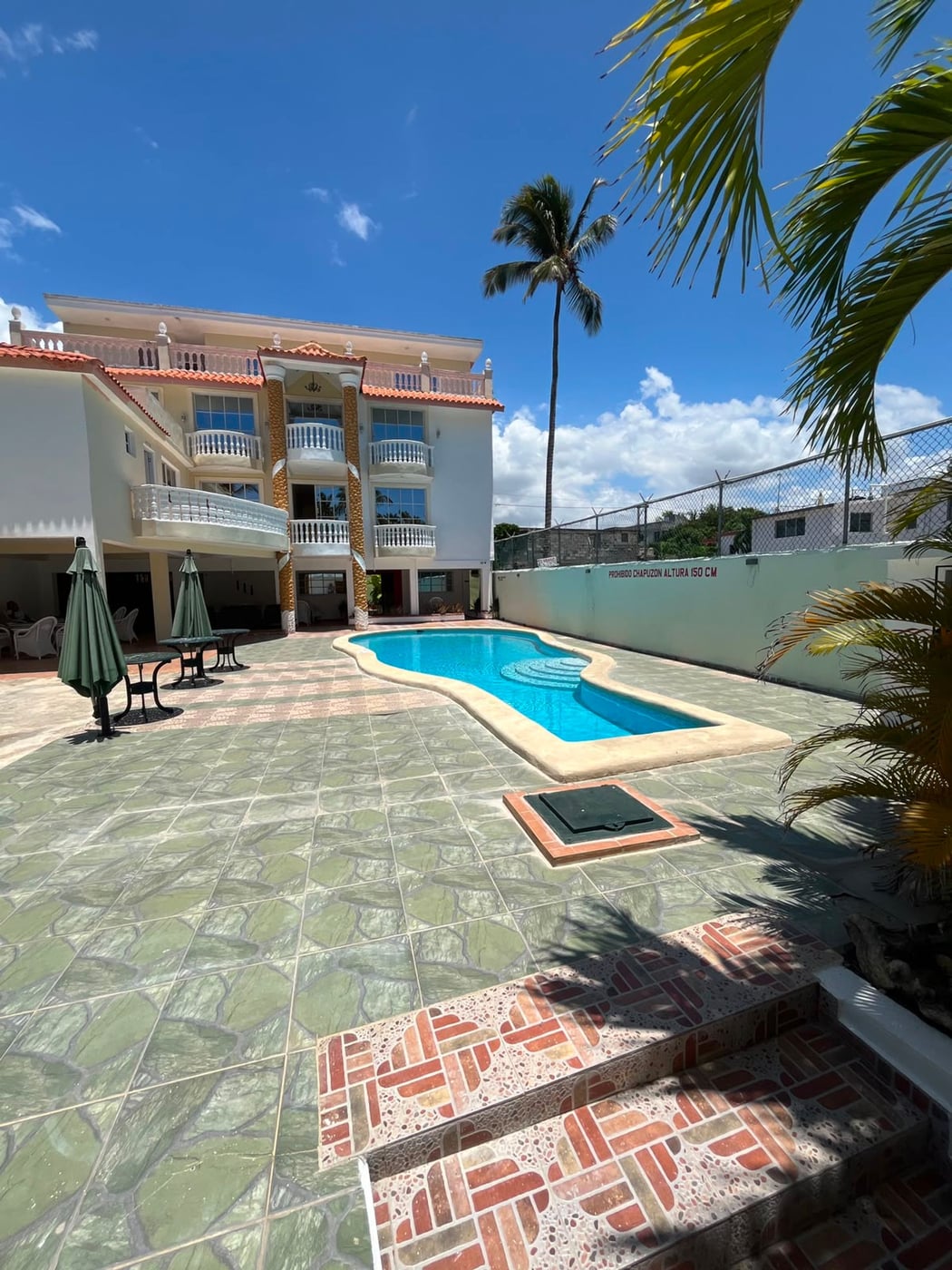 HOTEL DE VENTA EN JUAN DOLIO – foto 1
