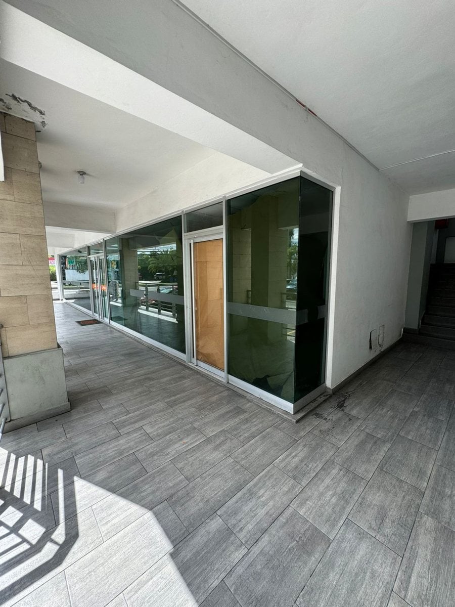 Local comercial en Altos de Arroyo Hondo – foto 2