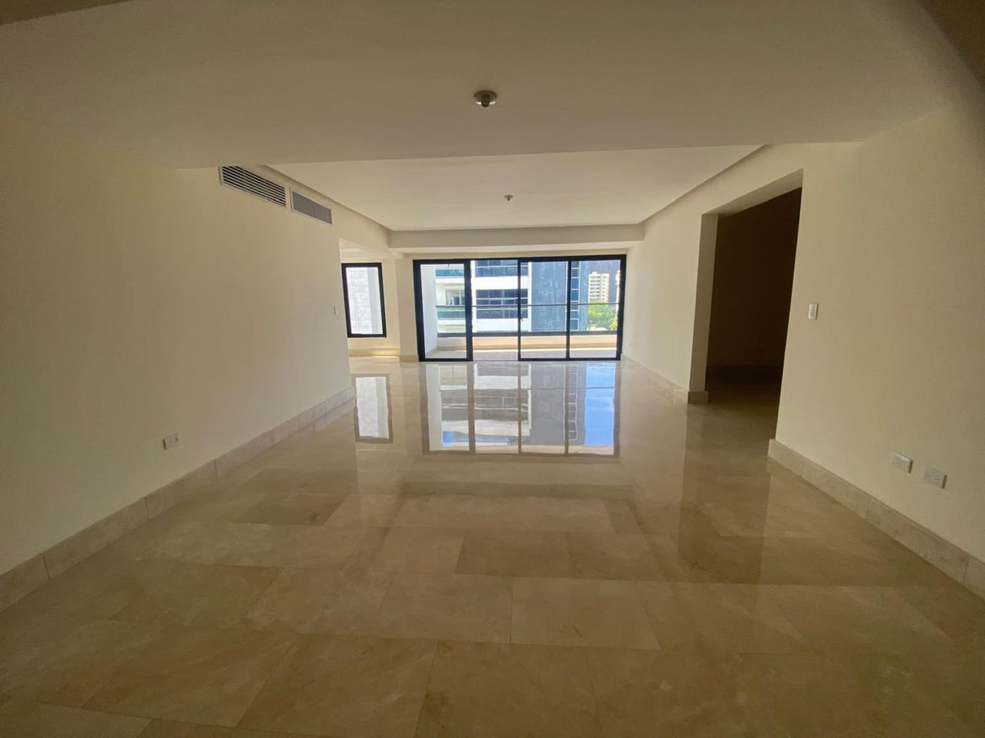 APARTAMENTO EN ALQUILER 3 DORMITORIOS NACO – foto 2