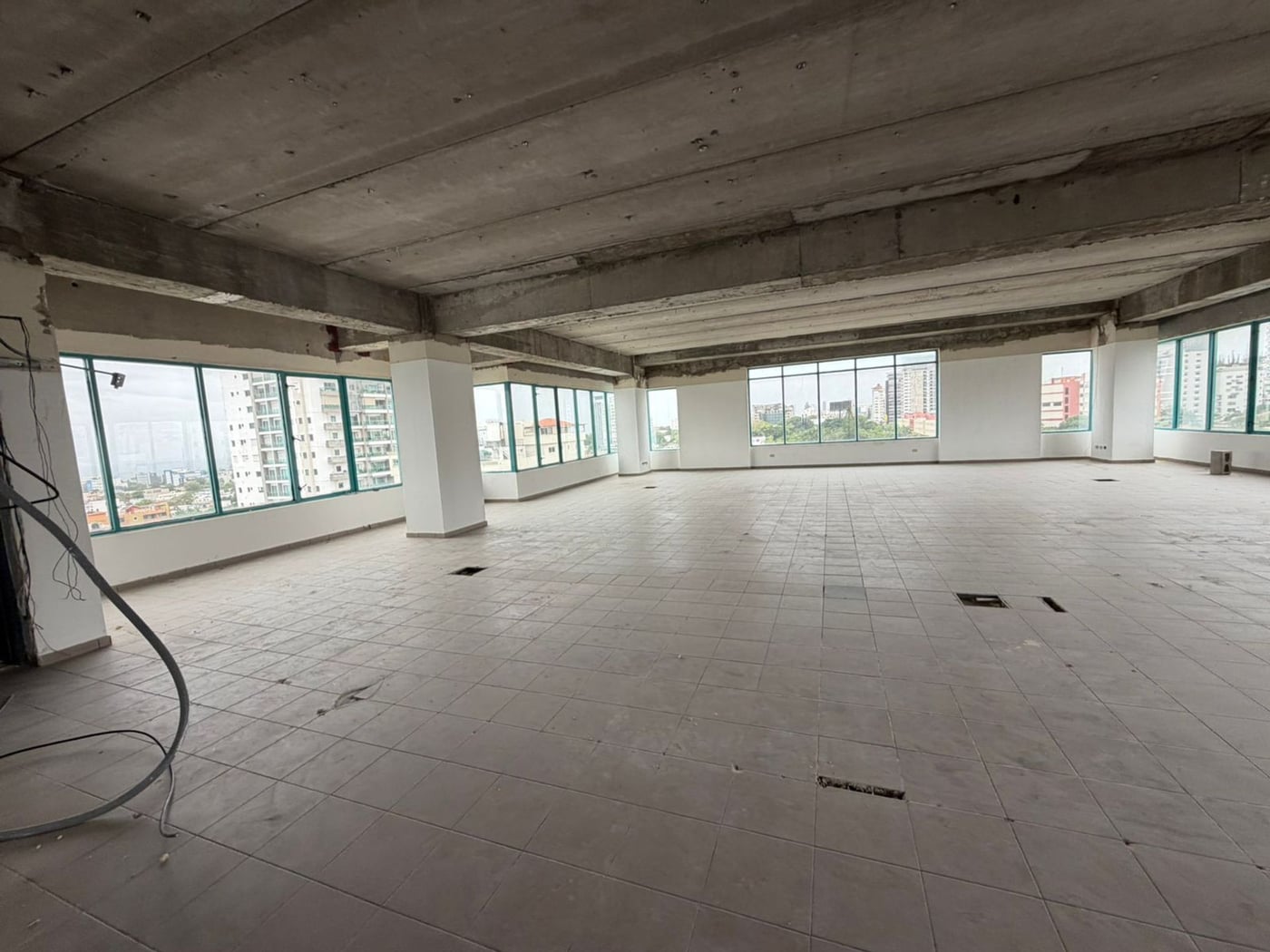 Local de oficina en La Julia, Santo Domingo – foto 11