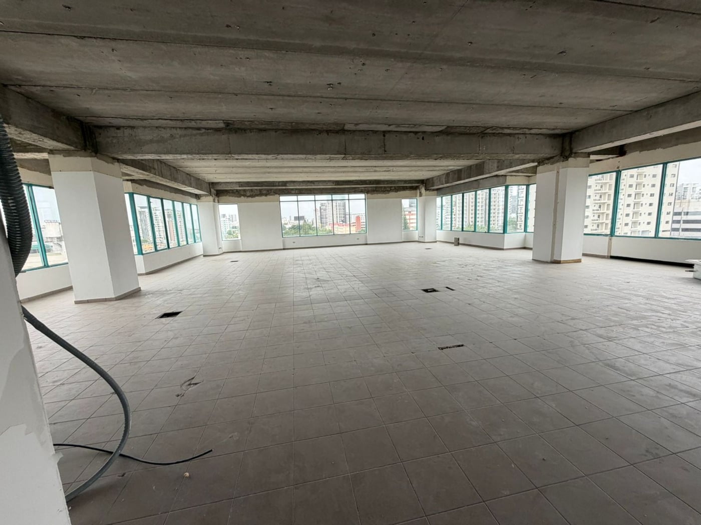 Local de oficina en La Julia, Santo Domingo – foto 10