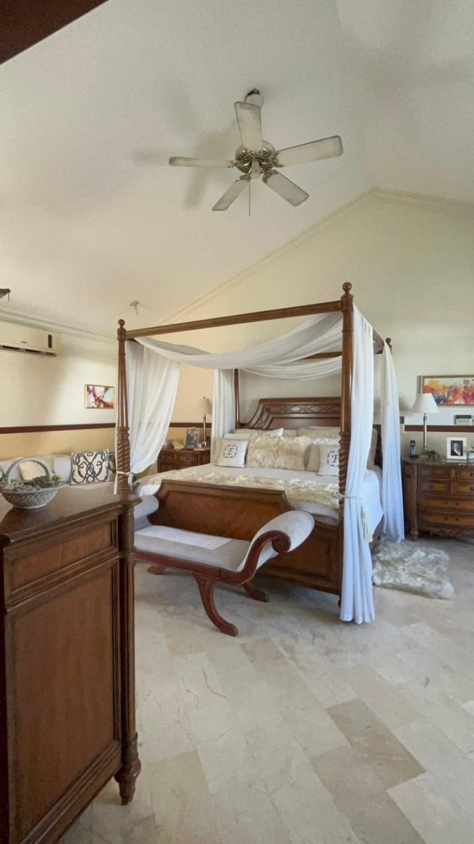 CASA EN VENTA DE LUJO EN VENTA , LAS PRADERAS D.N. – foto 5