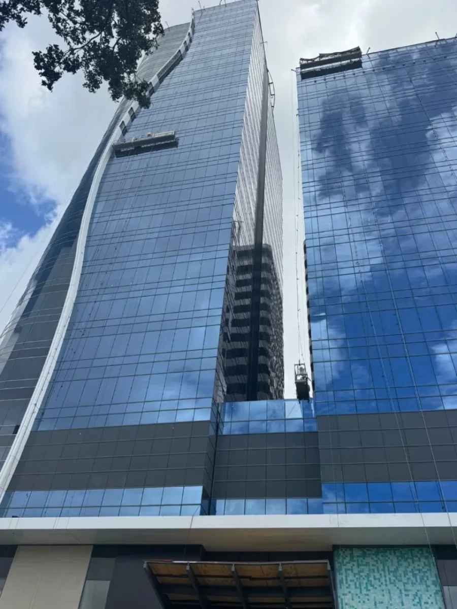 Local de oficina en Torre Corporativa Blue Mall – foto 1