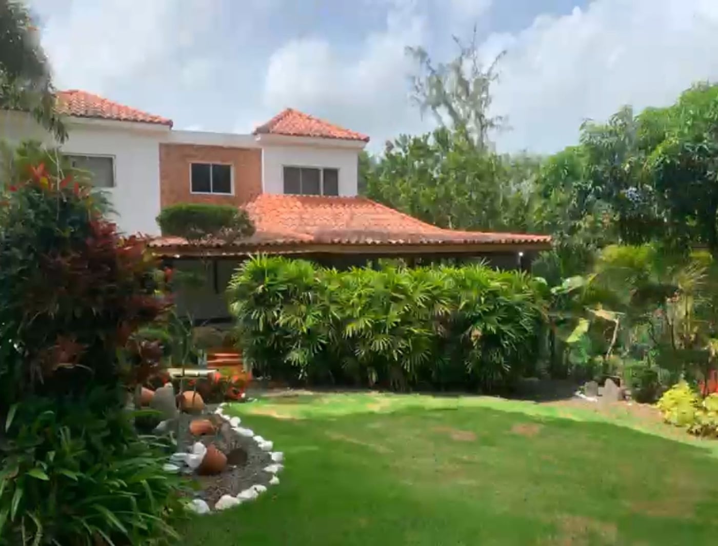 Villa amueblada de 3 niveles en venta, Lomas Lindas – foto 1