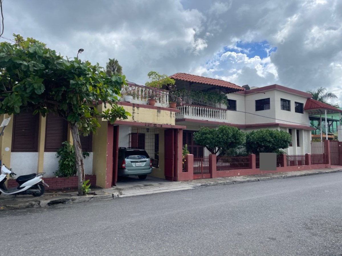 Local comercial de 565 m² en venta del Pueblo – foto 1