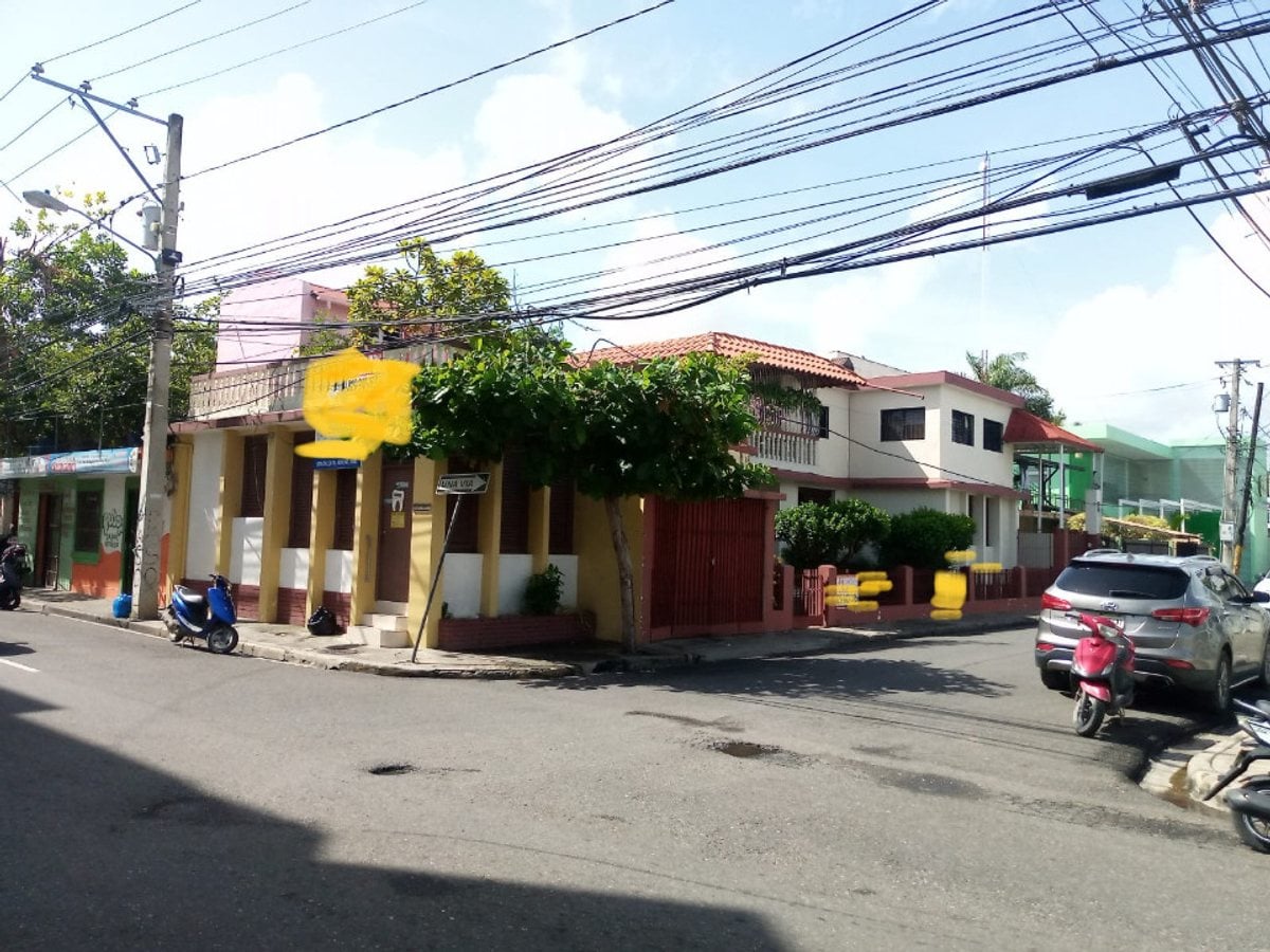 Local comercial de 565 m² en venta del Pueblo – foto 2