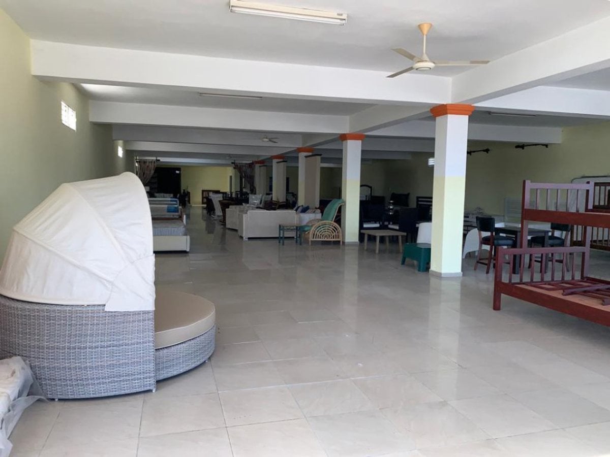 Local Comercial de 2 Niveles en Venta Excelente Ubicación – foto 2