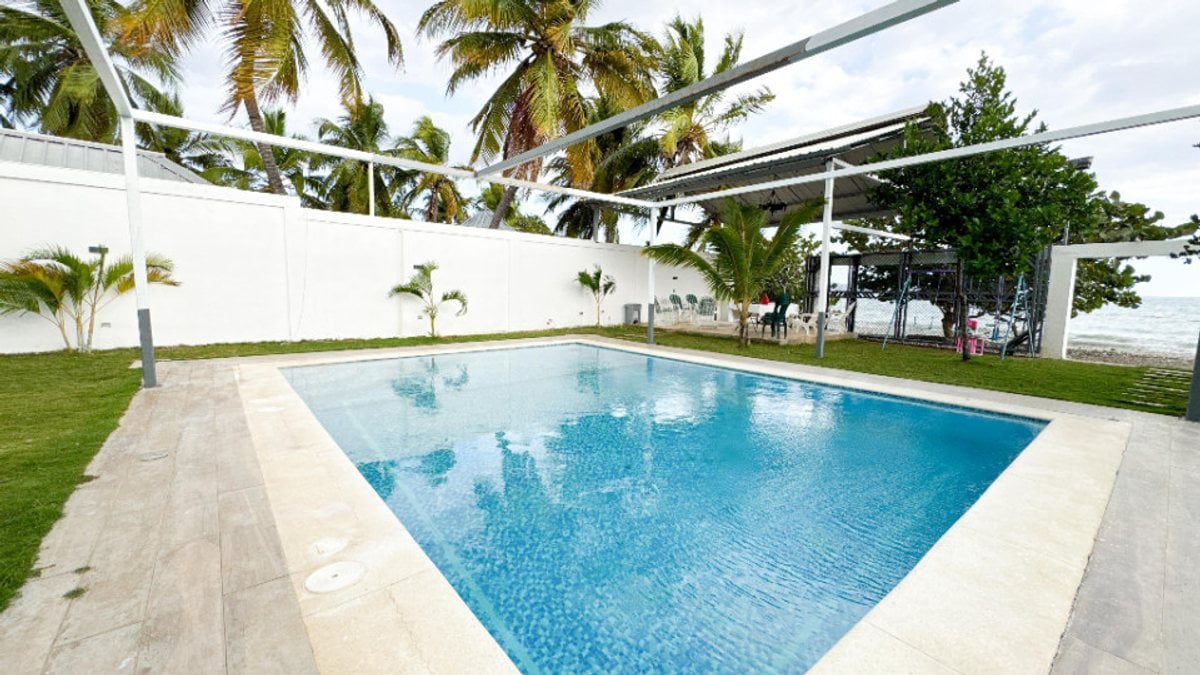Finca en Azua: Espacio y Comodidad – foto 1