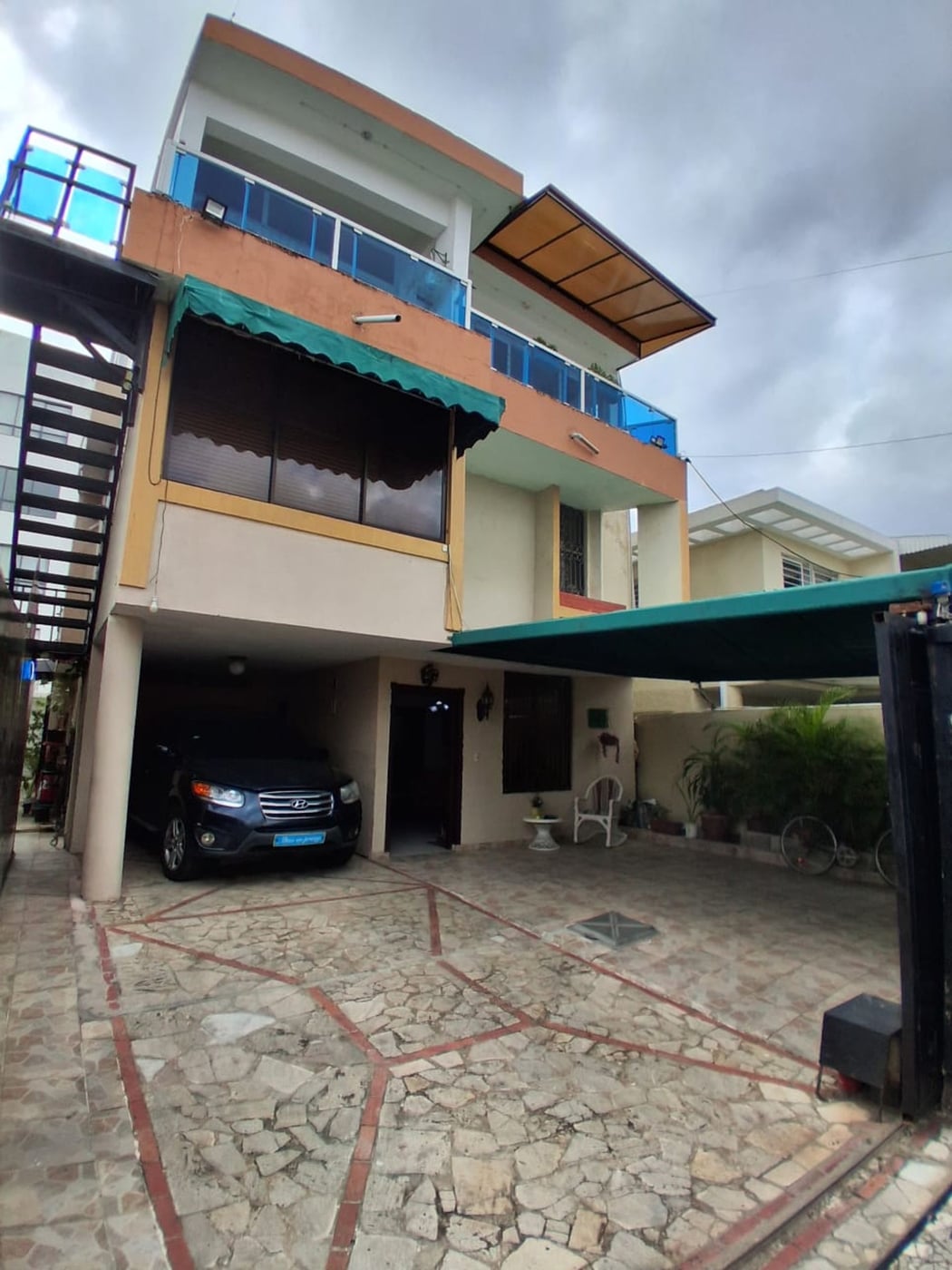 Edificio en venta en Urbanización Fernandez – foto 1
