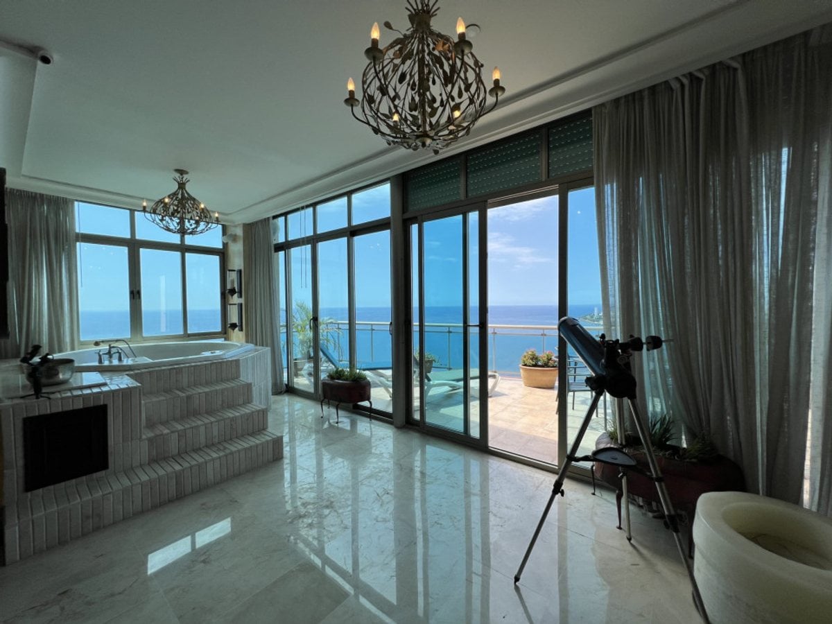 Penthouse de Lujo en Malecón Center – foto 1